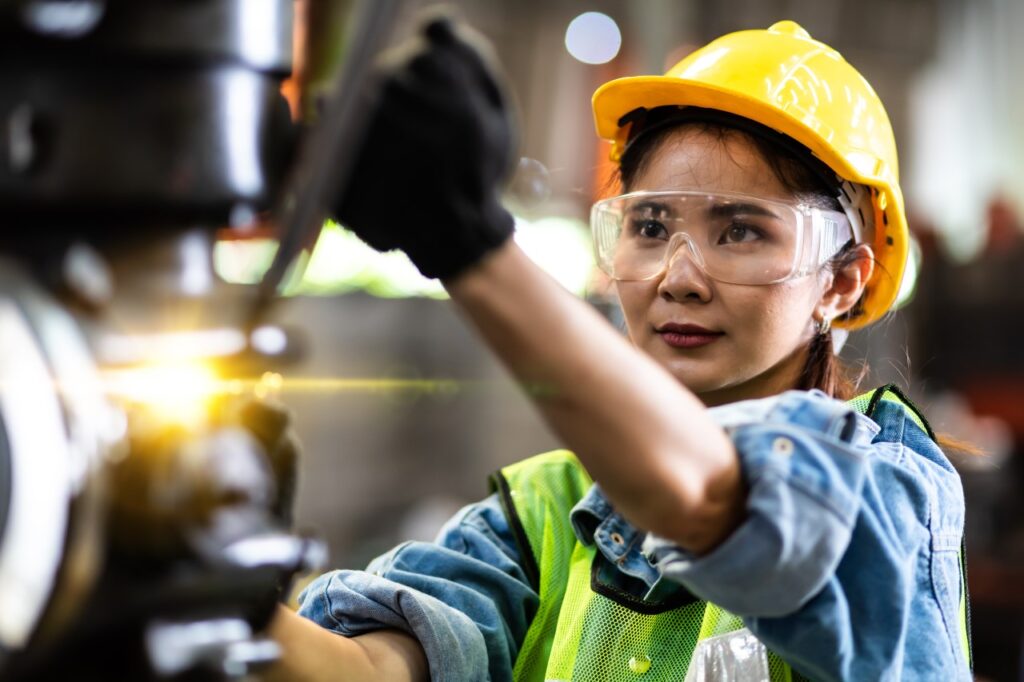 <strong>How to engage manufacturing employees to beat skills and labour shortages</strong>