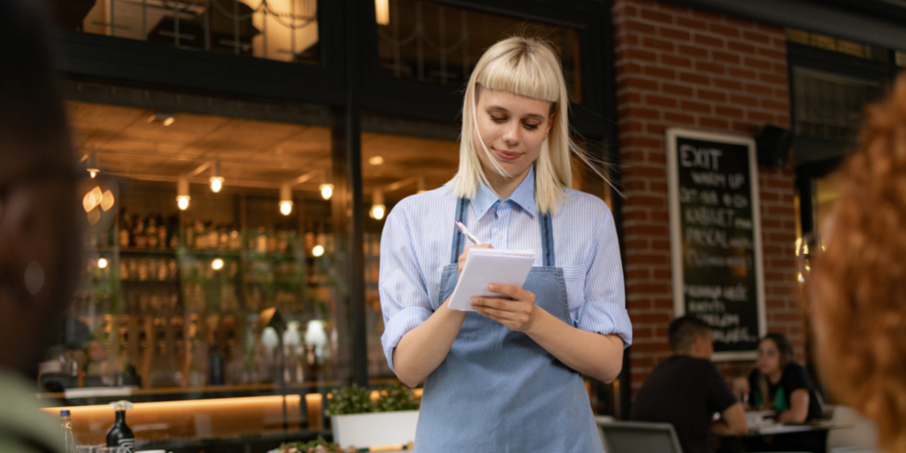 7 HR concerns in the casual dining industry and how to overcome them