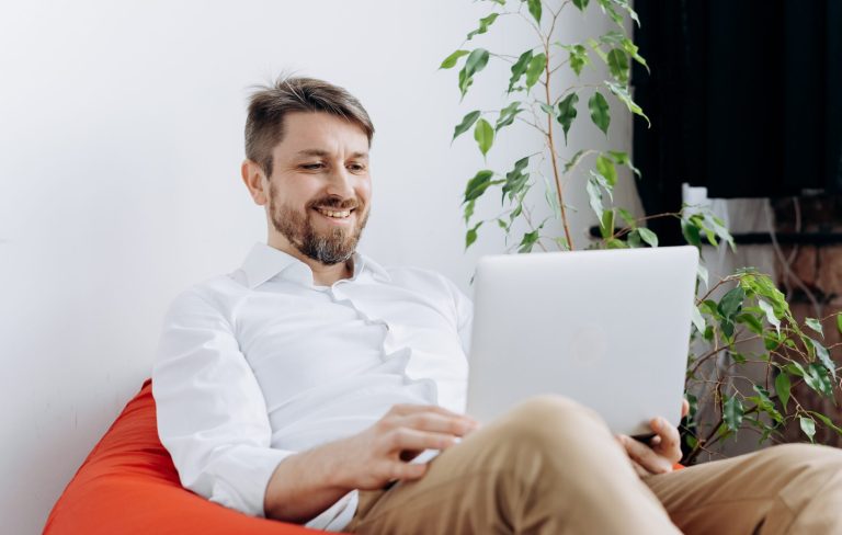 employee-onboarding-hybrid-working