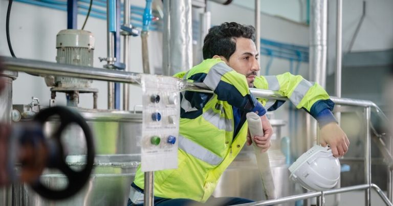 Manufacturing-employee-insights-research